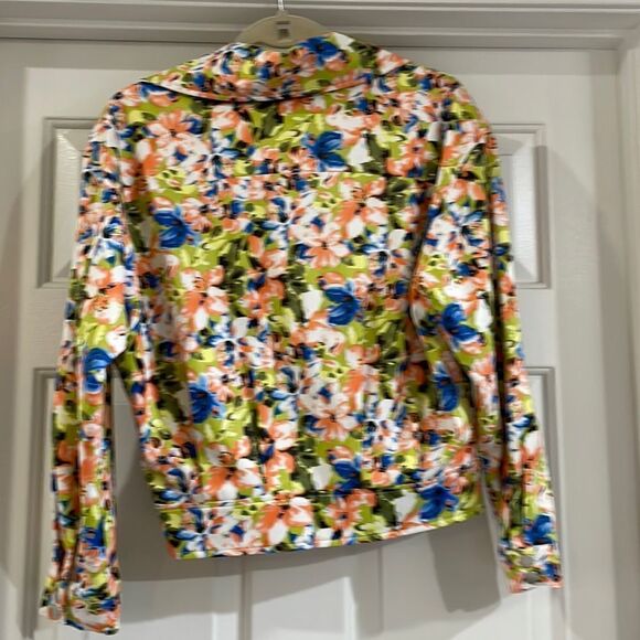 Floral Zippered Bomber Style Jacket - Picture 3 of 4